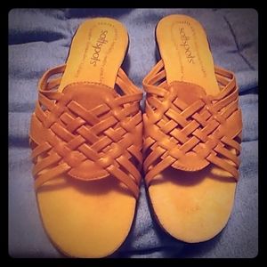 Soft spot tan leather sandals
